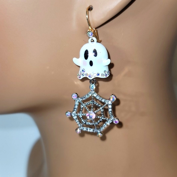 Betsey JohnsonGhost Mismatch Earrings - Picture 3 of 6